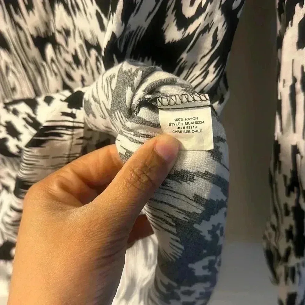 Medium Top from NOTATIONS Chic Business Casual Top - Picture 4 of 16